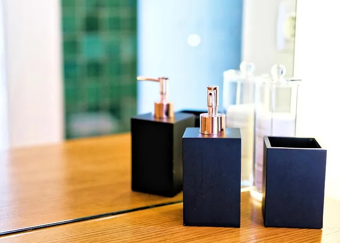 Industrial (adults Only) Pensión